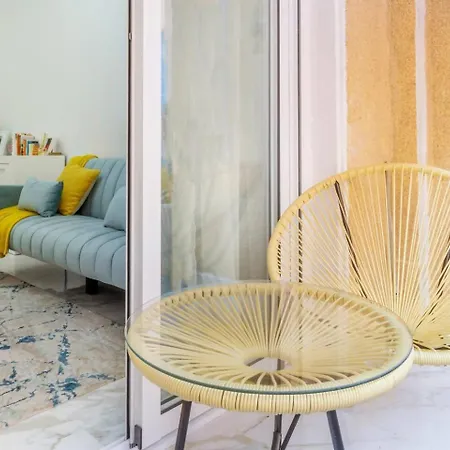 Pink Royal - Winter By The Sea