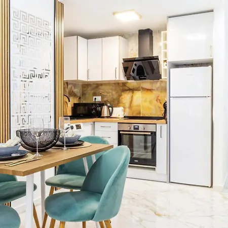 Pink Royal - Winter By The Sea Appartement Torrevieja